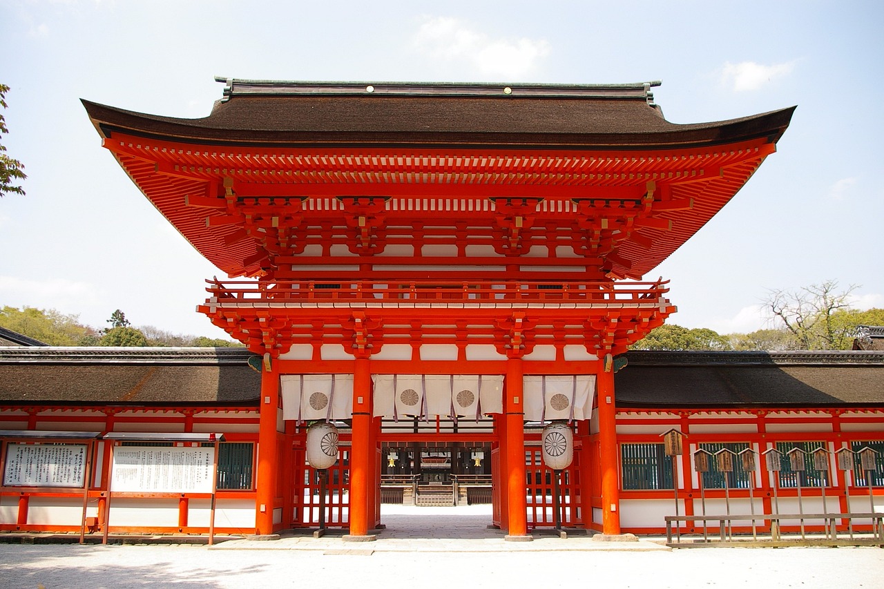 在靖国神社涂鸦的男子被日本公审，一场文化冲突与法治精神的碰撞